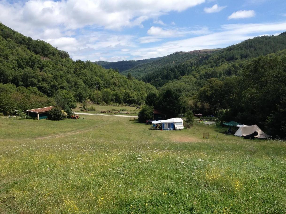 Ferme Les Therondels Saint-Pons-de-Thomieres Eksteriør billede